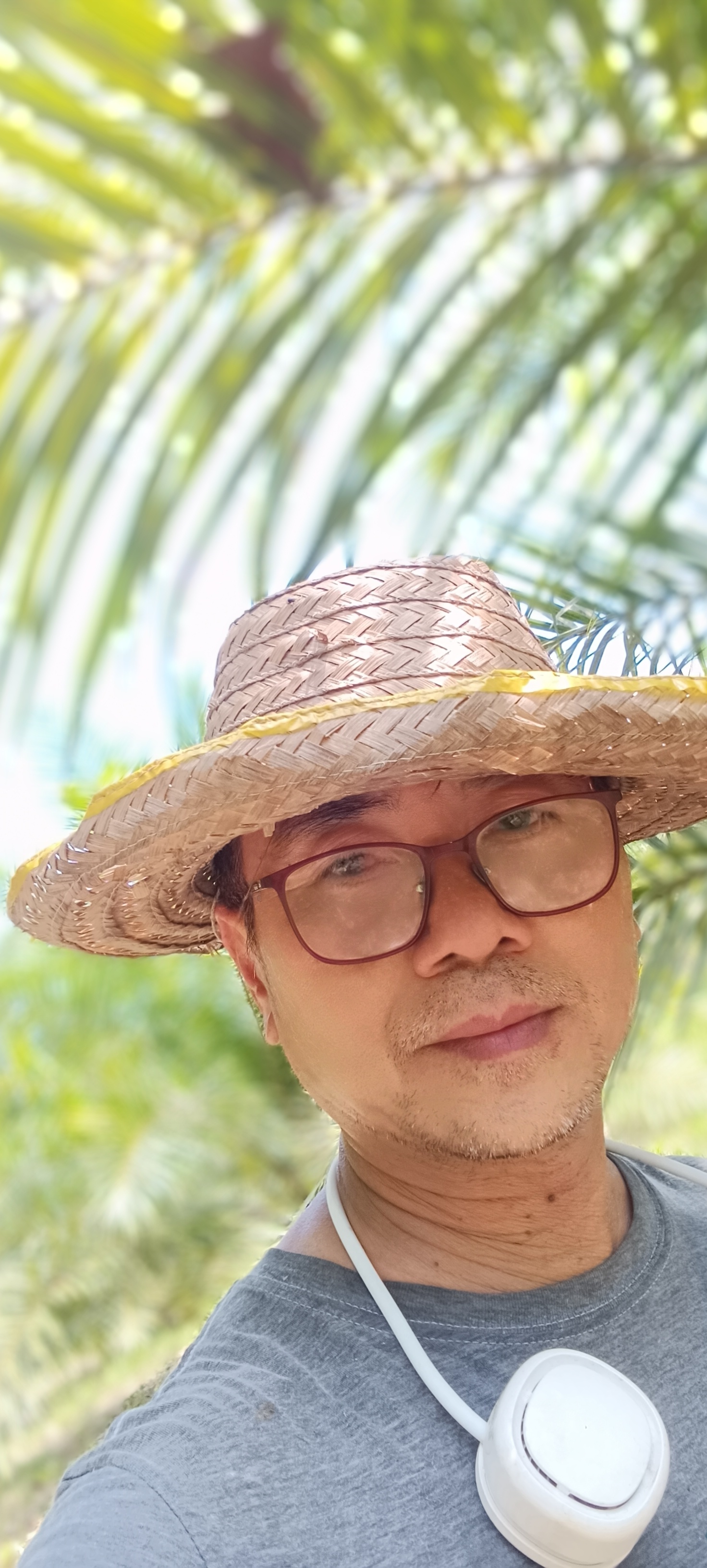 ชุมพร แสวงกาญจน๋